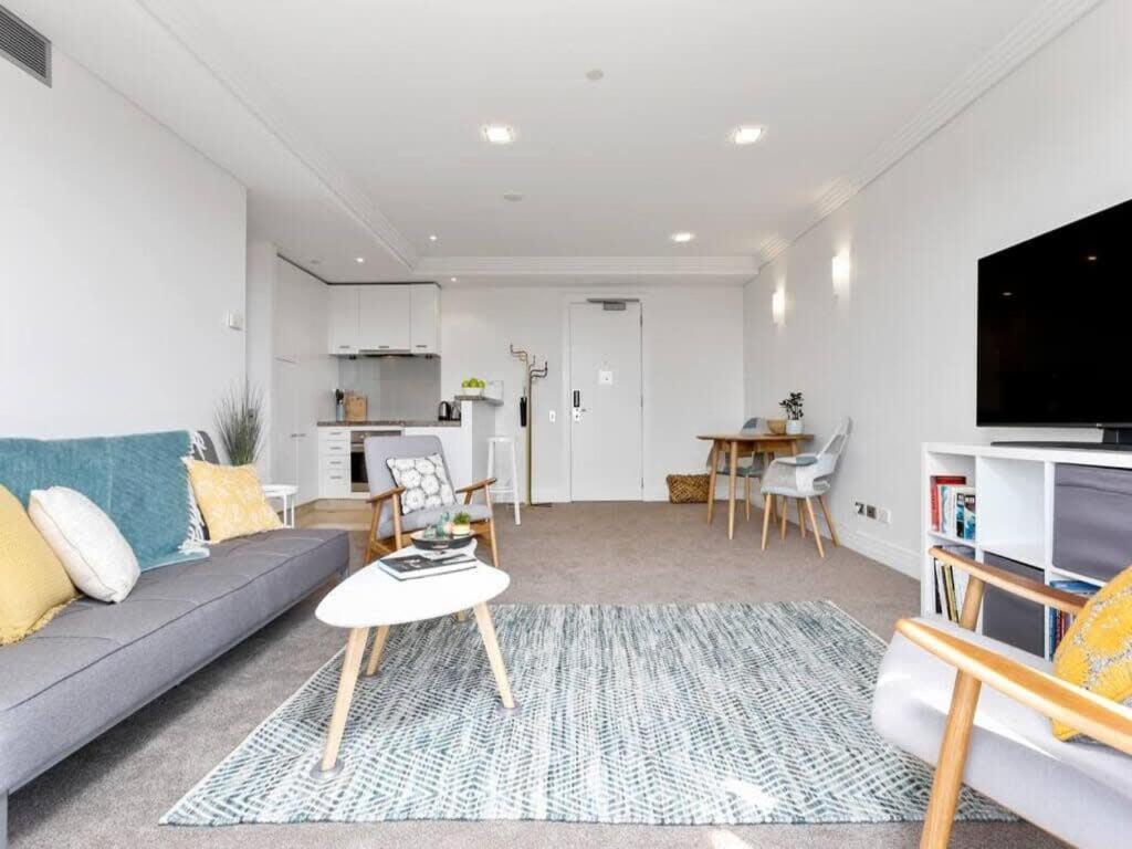 Bright One Bedroom Beauty With Balcony And Unbeatable Views Auckland Exterior photo