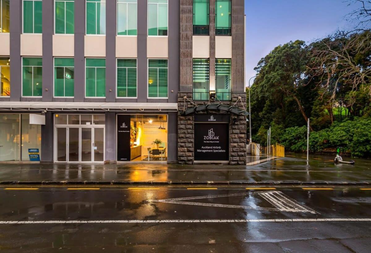 Bright One Bedroom Beauty With Balcony And Unbeatable Views Auckland Exterior photo