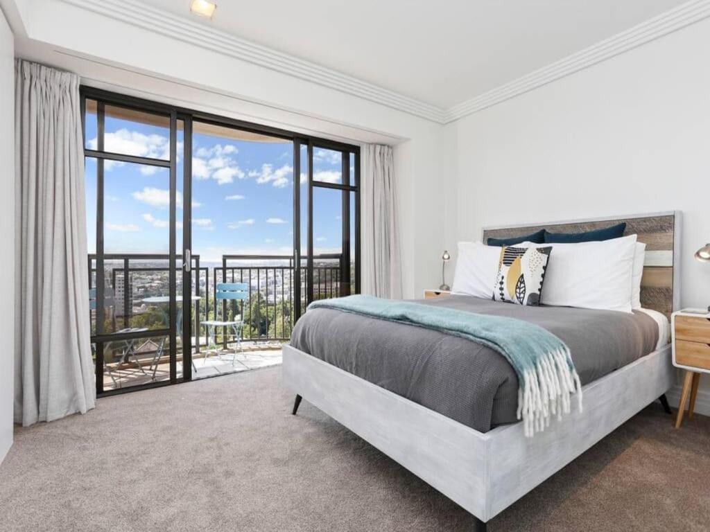 Bright One Bedroom Beauty With Balcony And Unbeatable Views Auckland Exterior photo